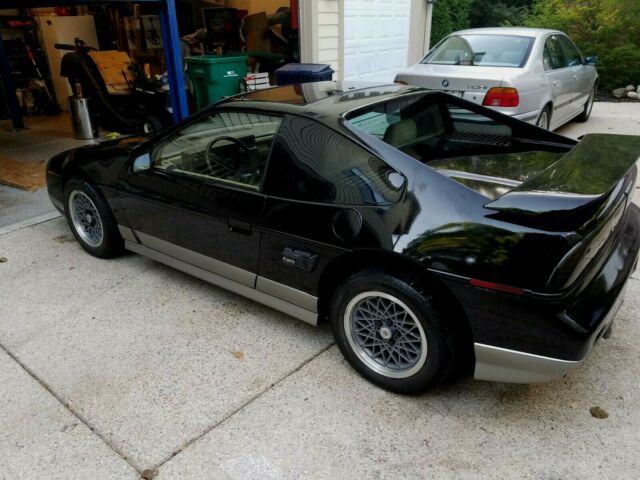 1986 Pontiac Fiero - photo 3