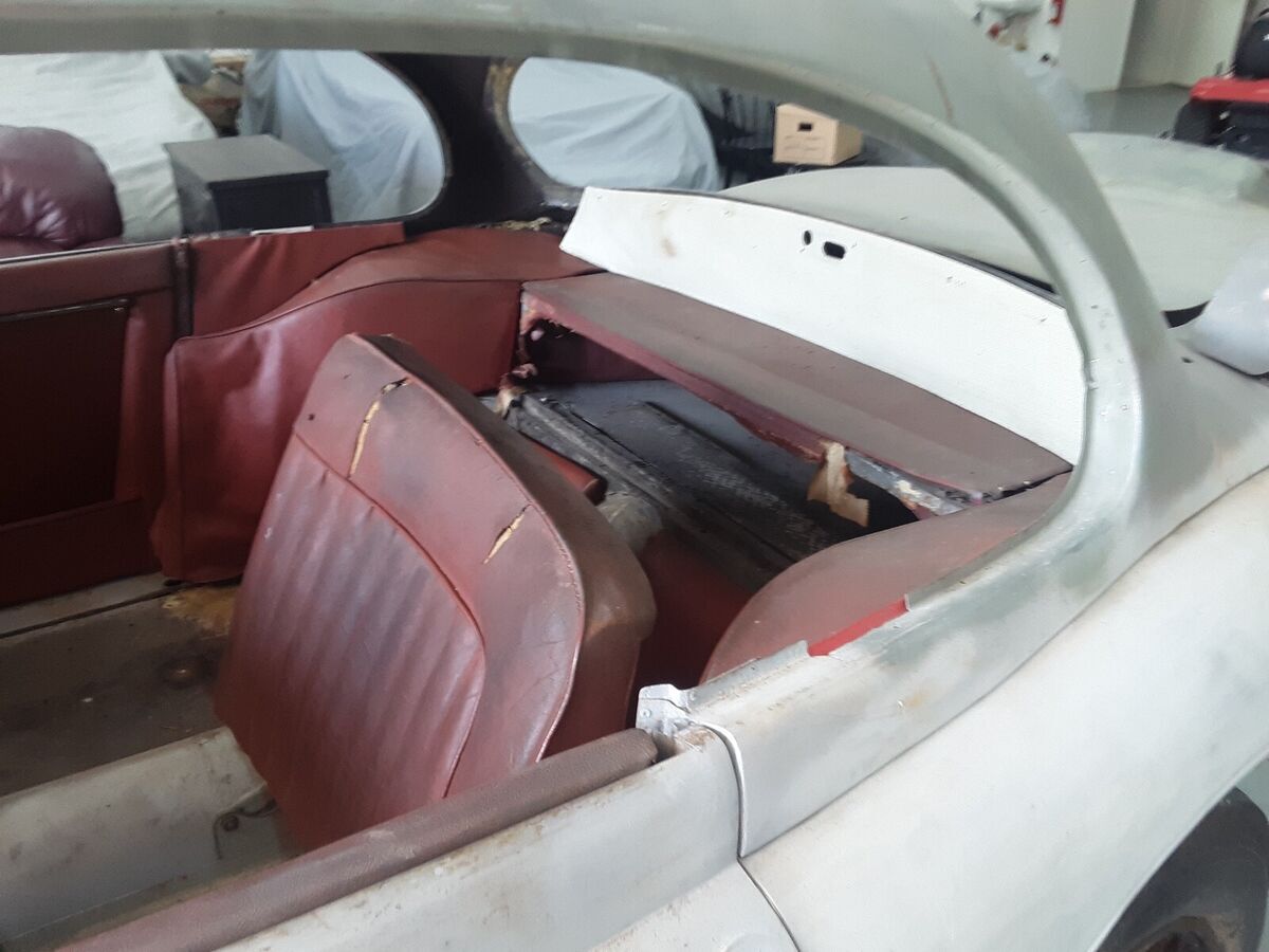 1957 Jaguar XK150 - photo 11