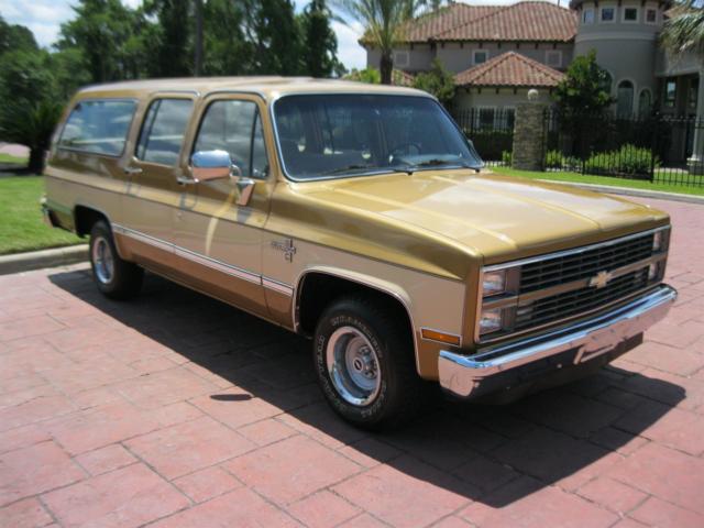 350, Auto, A/C, PS/PB, Extremely Clean, Collector Grade,ONLY 45k Original Miles! 1984 Chevrolet Suburban Silverado