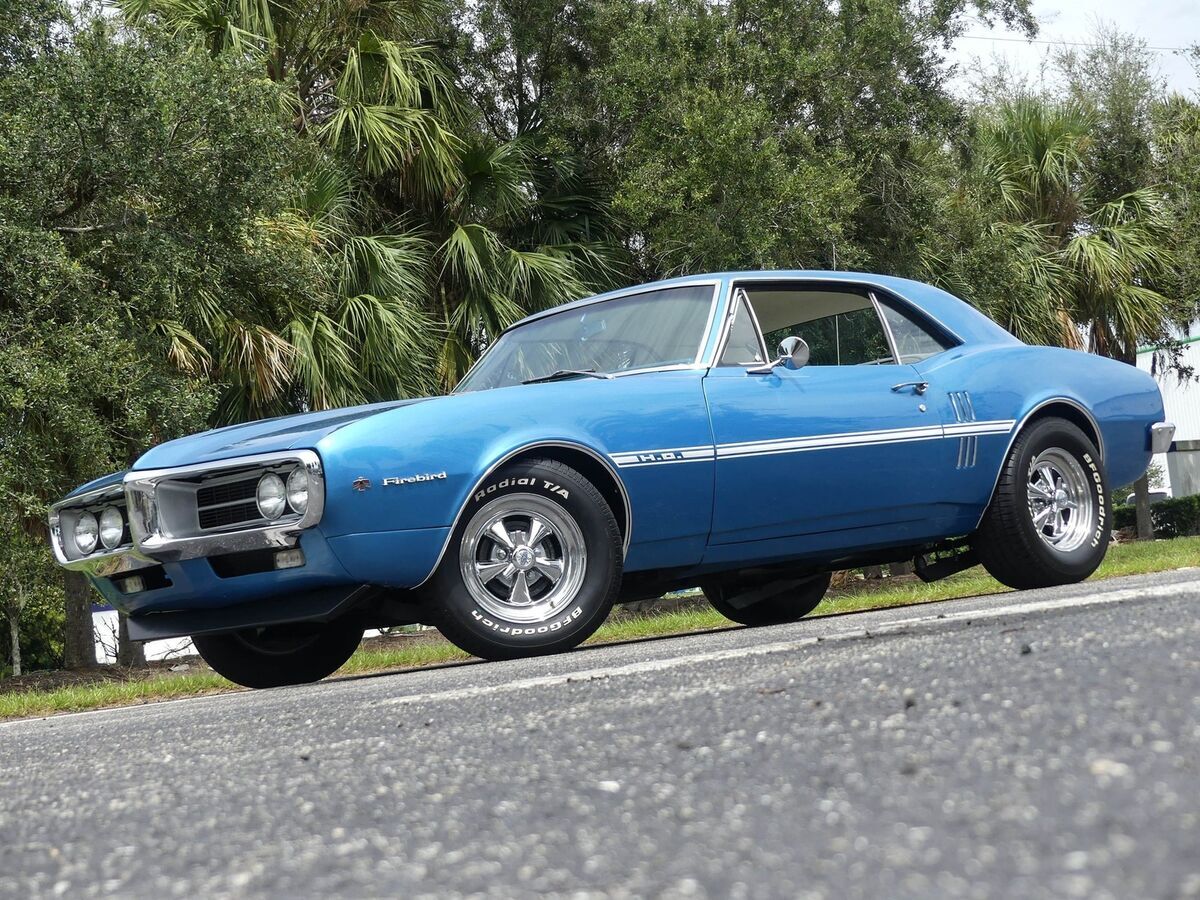 350 CID V8, Turbo 350 trans. Beautiful Color Combination. Cragar SS wheels. 1967 Pontiac Firebird Coupe