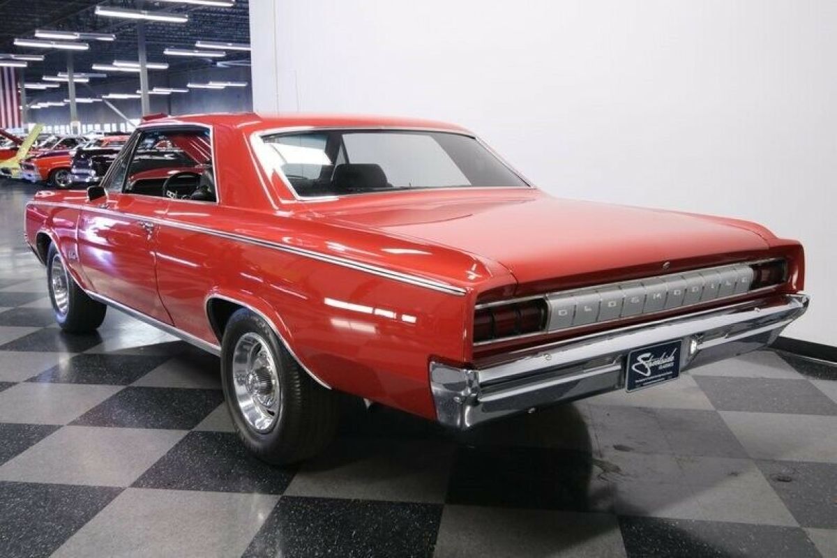 1964 Oldsmobile Cutlass Holiday Coupe - photo 10