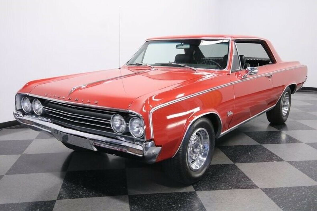 1964 Oldsmobile Cutlass Holiday Coupe - photo 6