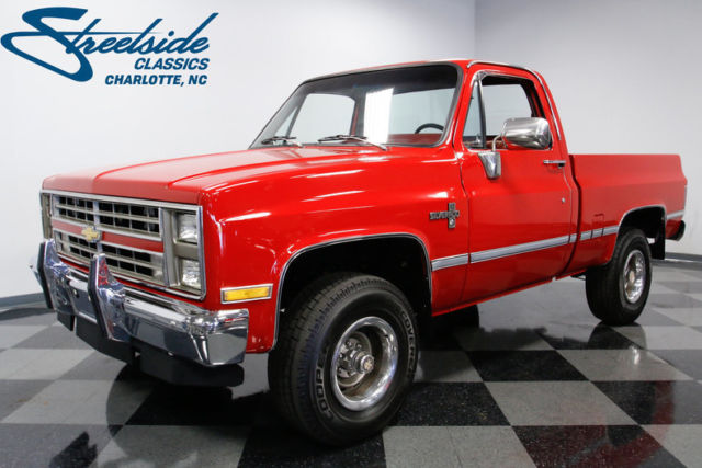 350 V8, 700R4 AUTO, 4X4, A/C, FRESH FRAME-OFF RESTO, GR8 PAINT, STANCE, CLEAN! 1985 Chevrolet Silverado 1500 K-10 4x4