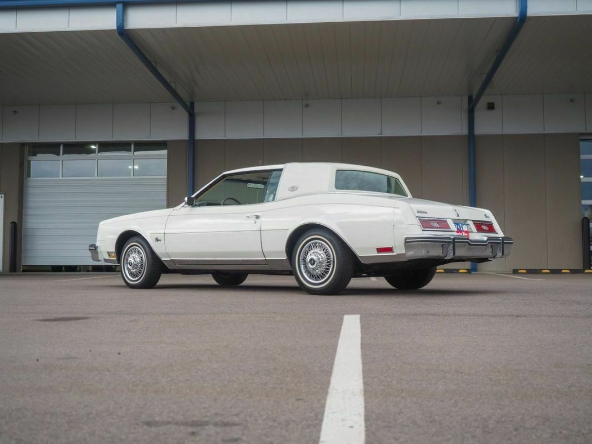 1980 Buick Riviera Low Miles - photo 2