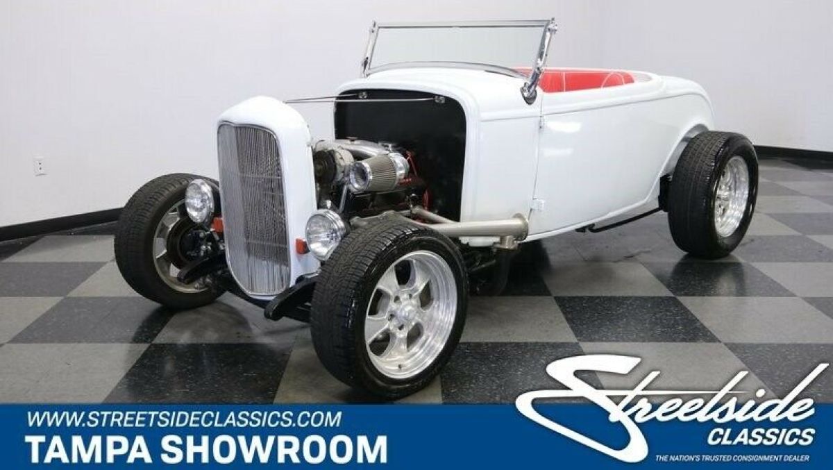 350 V8 TH350 FRONT DISC COILOVERS FORD 9 INCH REAR BEAUTIFUL RED INTERIOR 1932 Ford Other Roadster