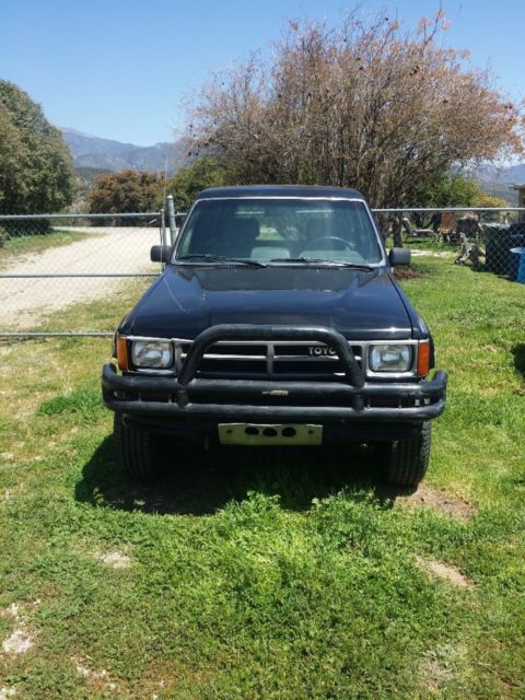 35,000 on rebuild , NO RUST !!! Solid truck .lots of new parts 1987 Toyota 4Runner SR5