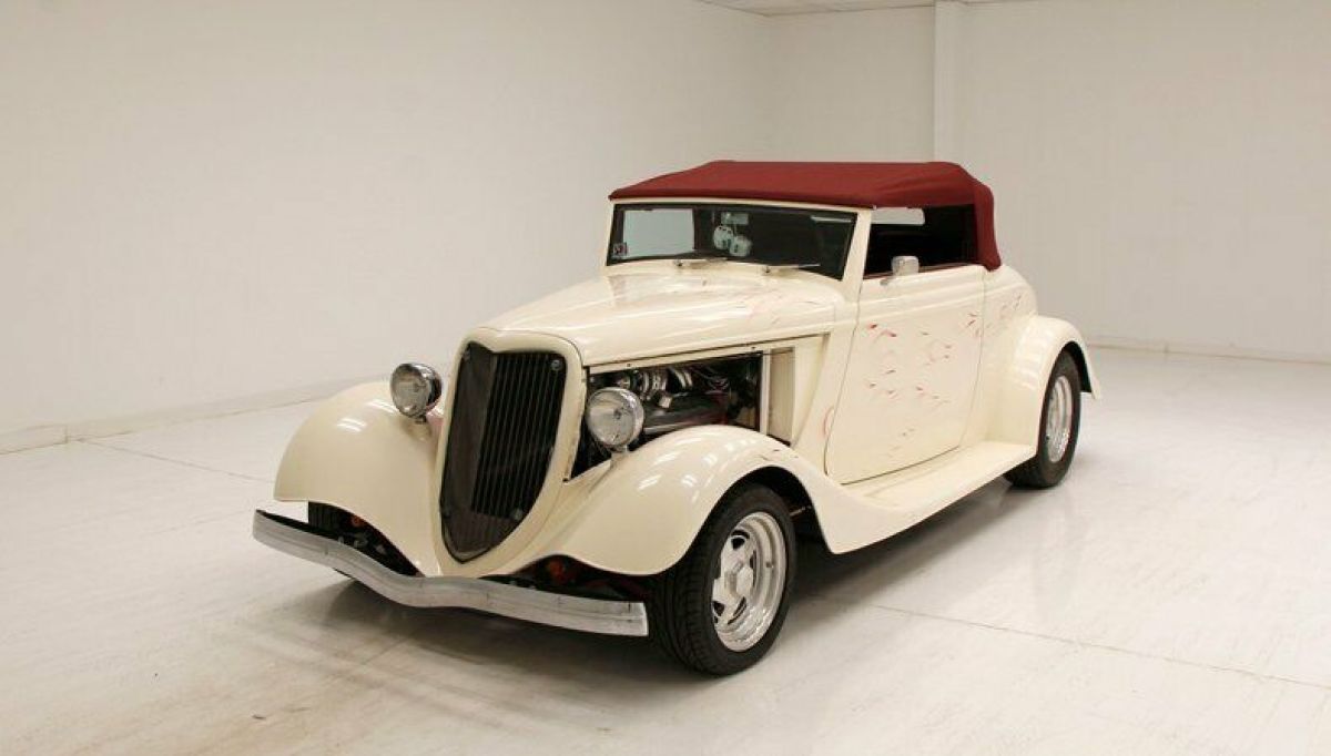 350ci V8 TPI/Burgundy Ghost Flames/Vintage Air 1934 Ford Cabriolet