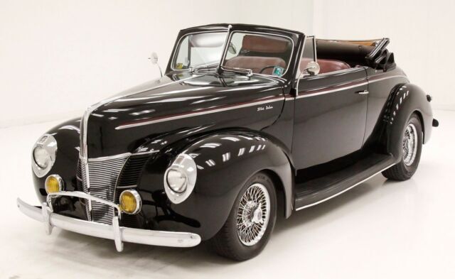 1940 Ford Deluxe Convertible - photo 2