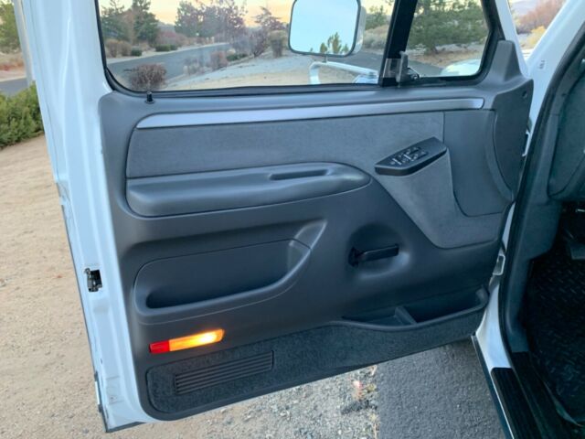 1993 Ford F-150 XLT 4X4 - photo 8