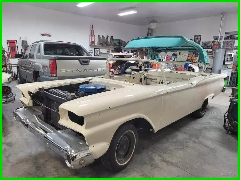 1959 Ford Fairlane 500 Galaxie Skyliner Retractable Hardtop