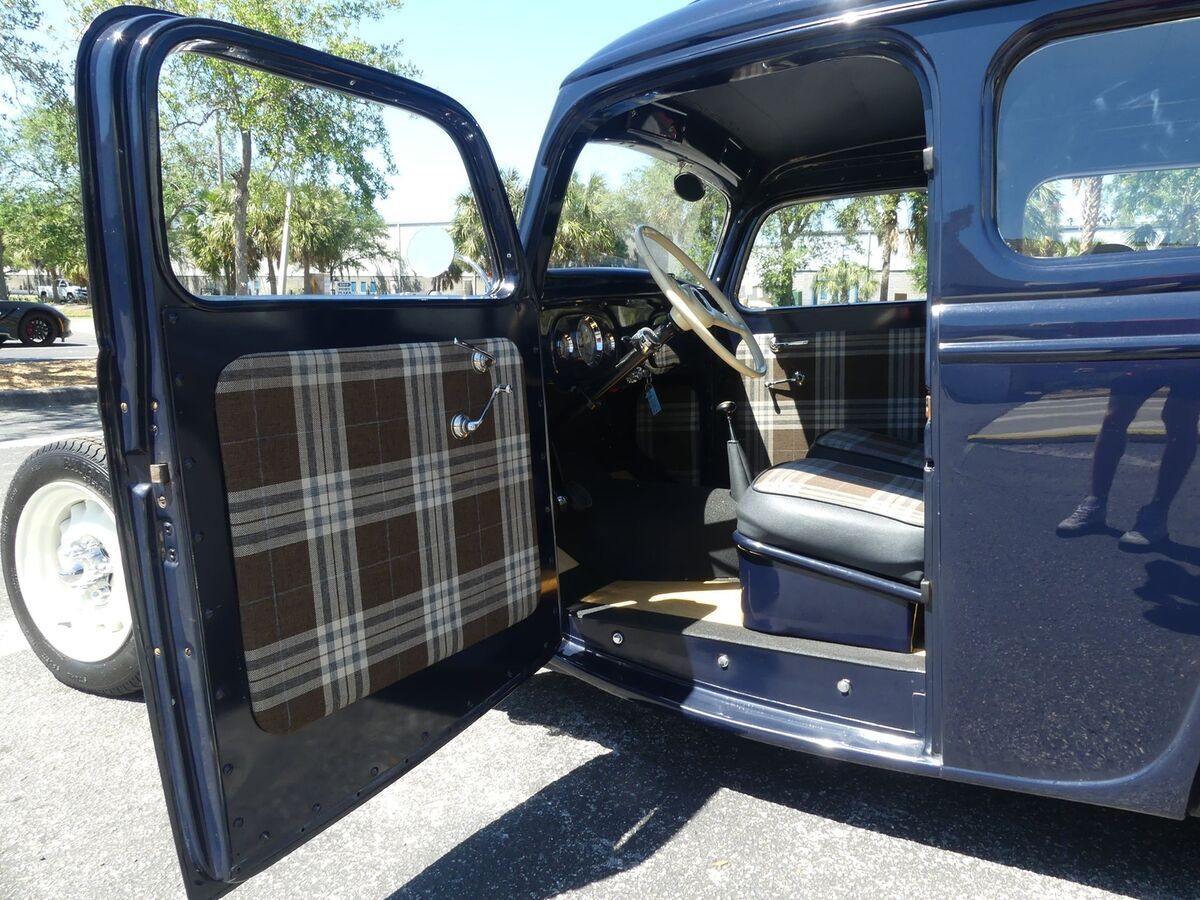 1935 Ford Sedan Delivery Custom - photo 3