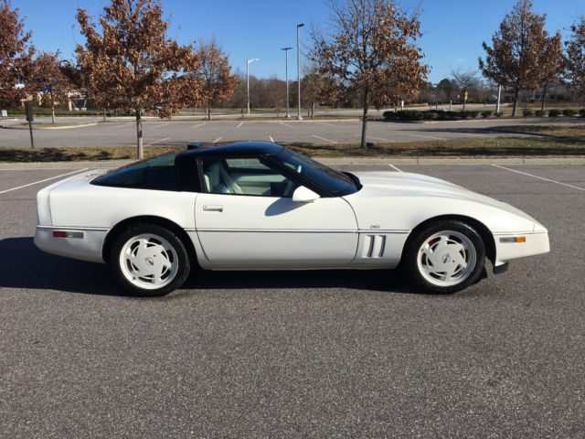 35th Anniversary Z01 Packaged 1988 Corvette w/31,700 miles 1988 Chevrolet Corvette