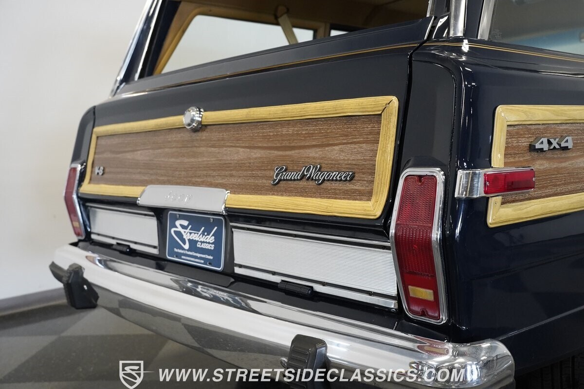 1987 Jeep Wagoneer - photo 13