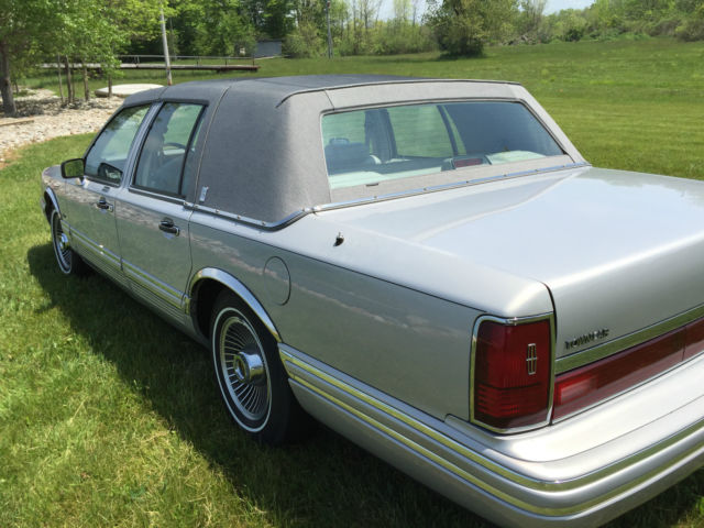1992 Lincoln Town Car - photo 10