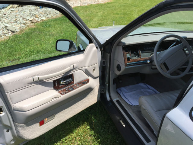 1992 Lincoln Town Car - photo 3