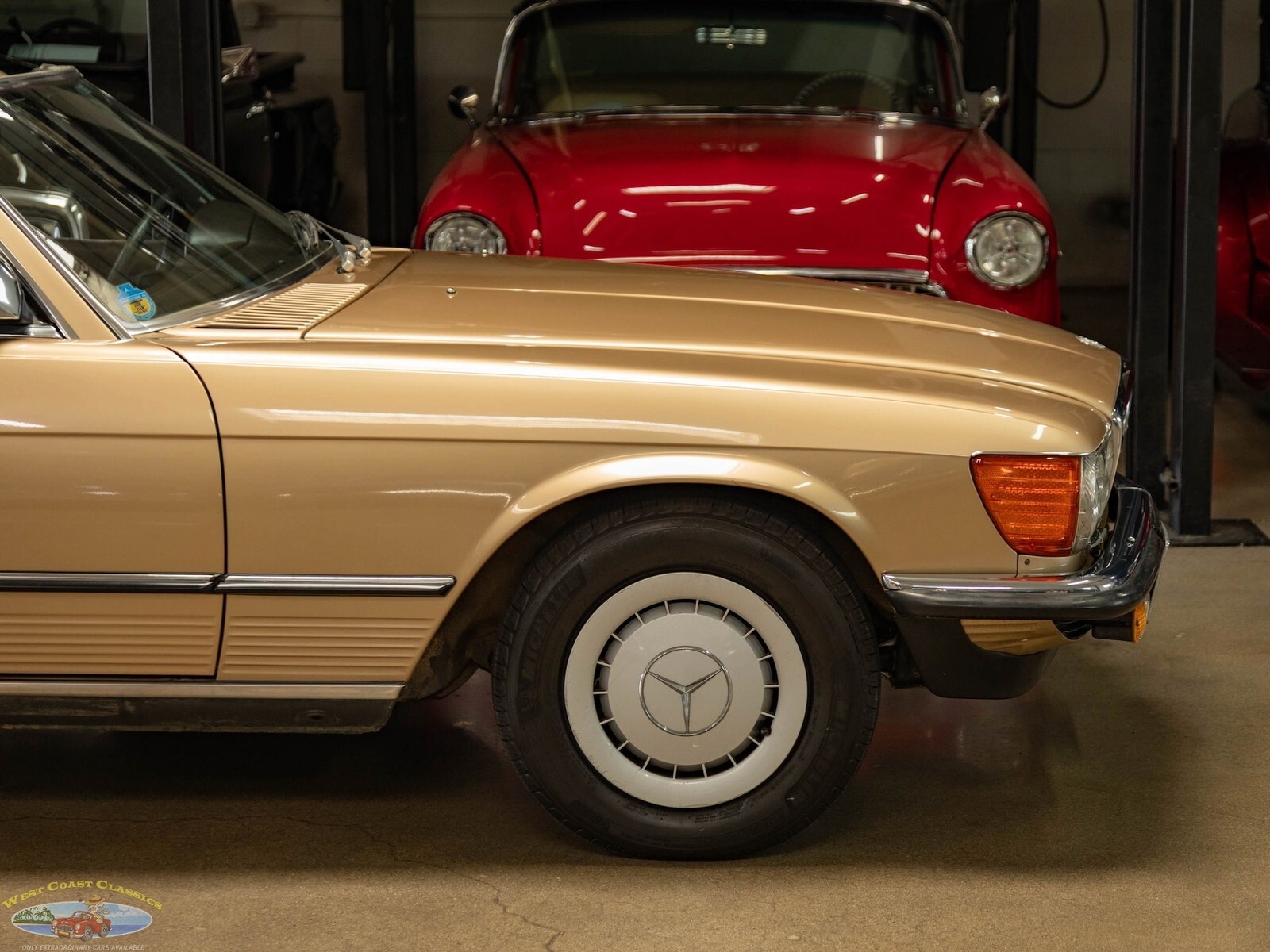 1985 Mercedes-Benz SL-Class Euro Spec 6 cyl Convertible with 36K orig miles - photo 4
