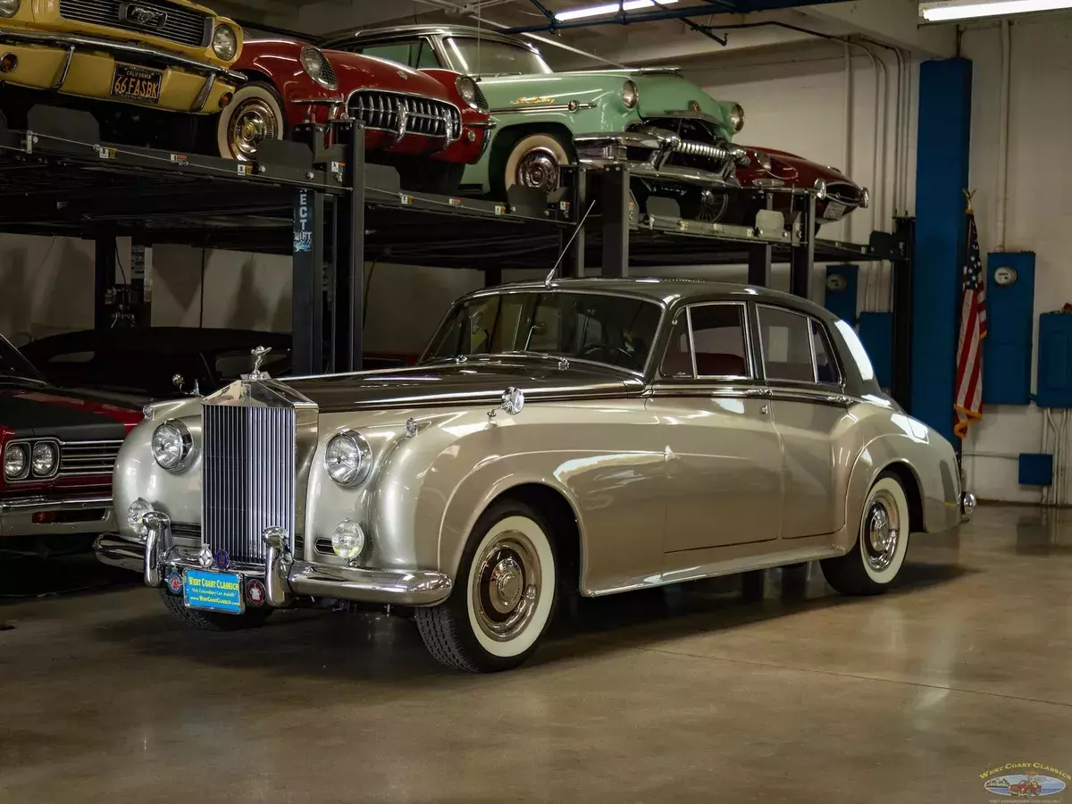 36285 Miles 4887cc 6 cyl Automatic4 Door Sedan 1957 Rolls-Royce Silver Cloud I H.J Mulliner Sedan