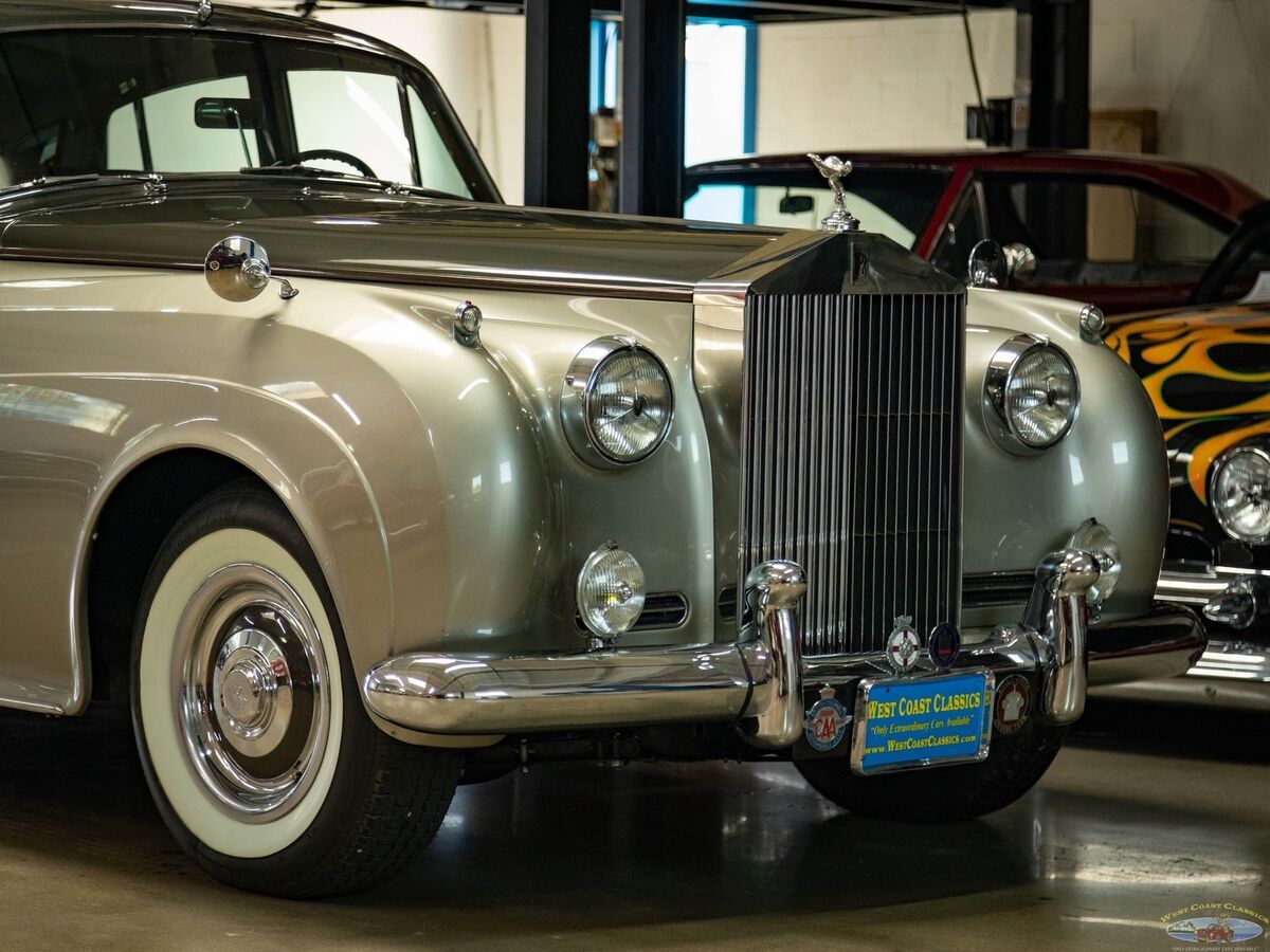 1957 Rolls-Royce Silver Cloud I H.J Mulliner Sedan - photo 12