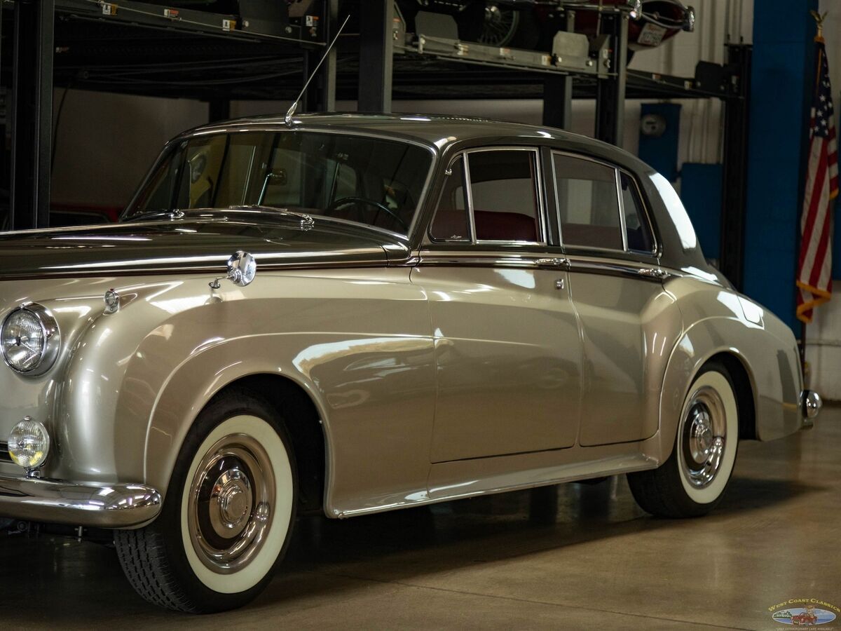 1957 Rolls-Royce Silver Cloud I H.J Mulliner Sedan - photo 9
