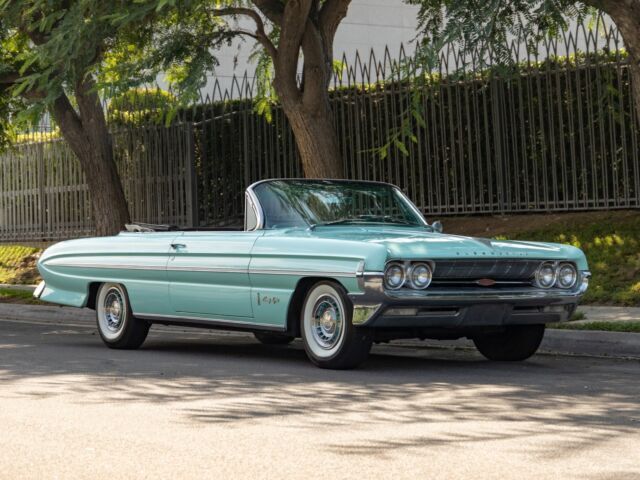 1961 Oldsmobile Series 98 394/325HP V8 Convertible - photo 11