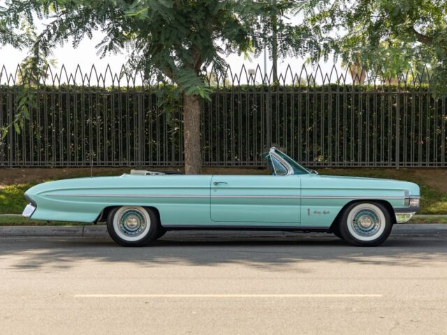 1961 Oldsmobile Series 98 394/325HP V8 Convertible - photo 6