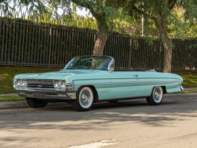 1961 Oldsmobile Series 98 394/325HP V8 Convertible - photo 8