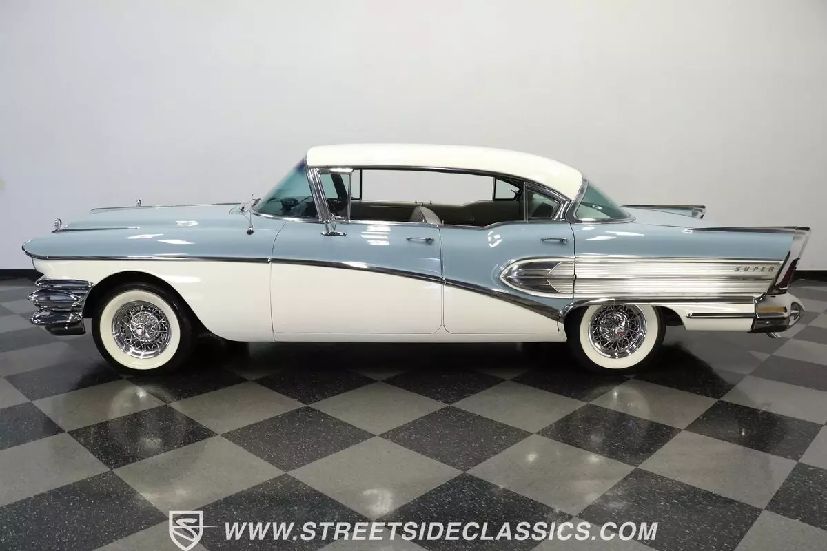 1958 Buick Super Riviera Sedan - photo 3
