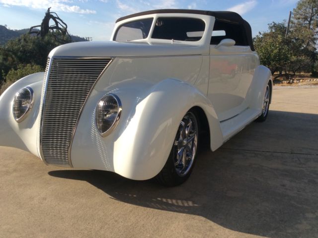 1937 Ford Club Cabriolet Roadster - photo 4