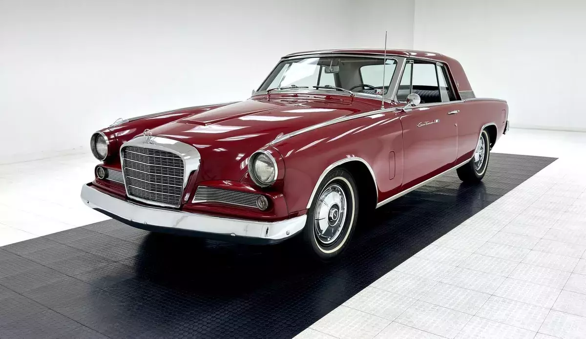370hp 350ci V8/Heat & AC/200R4 Auto/Power Front Disc Brakes/Stunner & Runner 1964 Studebaker Gran Turismo Hawk