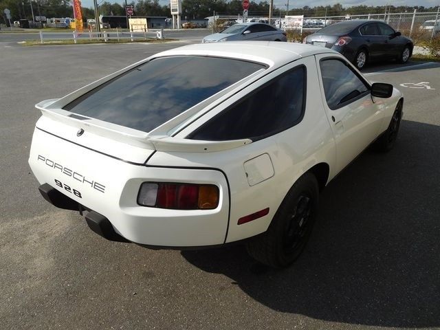 1984 Porsche 928 -- - photo 5