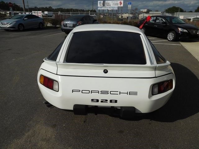 1984 Porsche 928 -- - photo 6