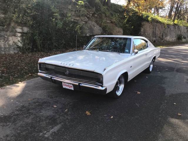 1967 Dodge Charger 383 - photo 2