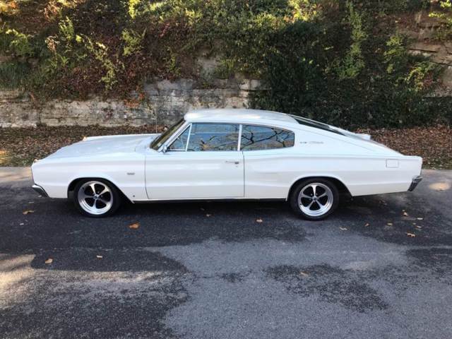 1967 Dodge Charger 383 - photo 4