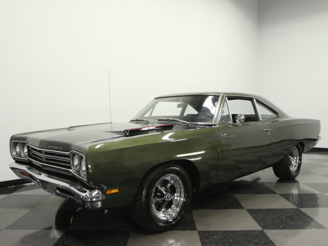 383 V8, A727 TORQUEFLITE AUTO, PS, BEAUTIFUL PAINT, PERFORMANCE HOOD, RUNS GREAT 1969 Plymouth Road Runner