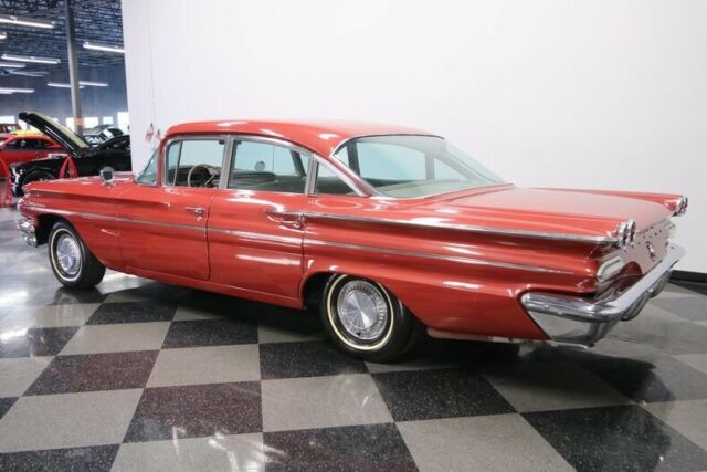 1960 Pontiac Catalina Sedan - photo 9