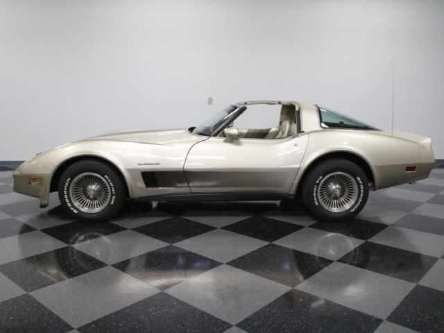 1982 Chevrolet Corvette Collectors Edition - photo 2