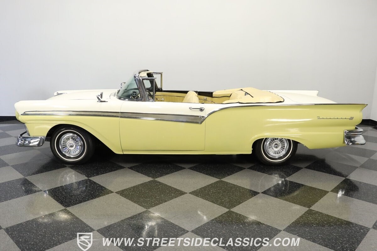 1957 Ford Fairlane 500 Sunliner - photo 3