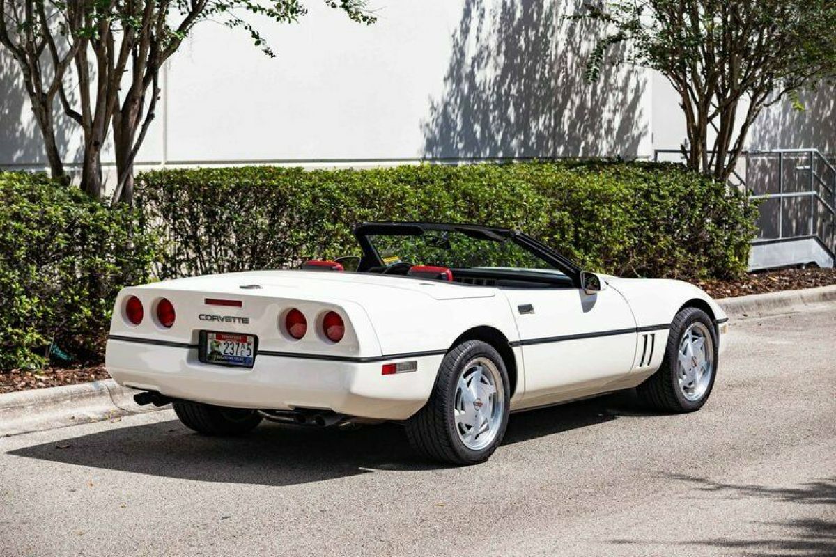 1988 Chevrolet Corvette - photo 2