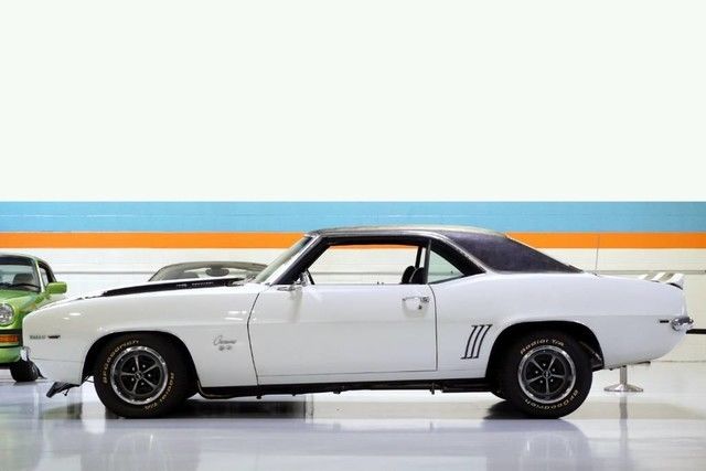 396ci, houndstooth interior, Hurst shifter, Holly 750 carb, Rally wheels 1969 Chevrolet Camaro