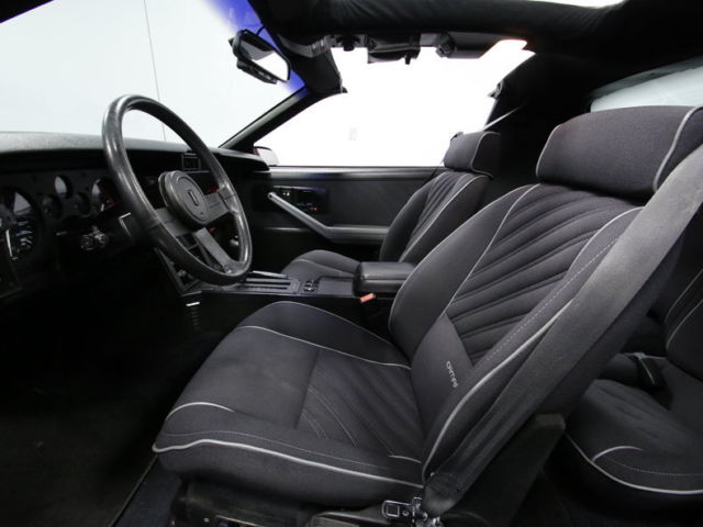 1987 Chevrolet Camaro IROC Z/28 - photo 4