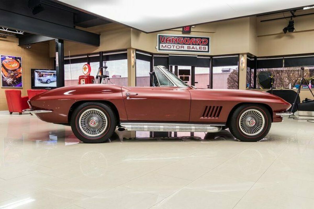 1967 Chevrolet Corvette Convertible - photo 12