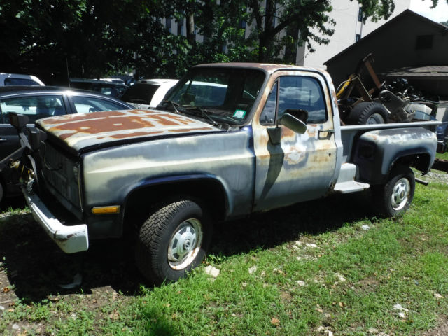 4 BY 4 WITH PTO WINCH POWER ANGLE PLOW STEPSIDE 1981 GMC Sierra 2500