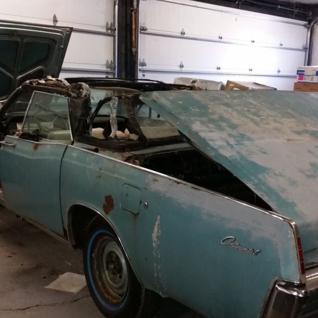 1966 Lincoln Continental Convertible - photo 11