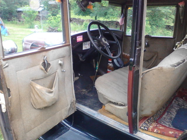 1930 Ford Model A Town Sedan - photo 10