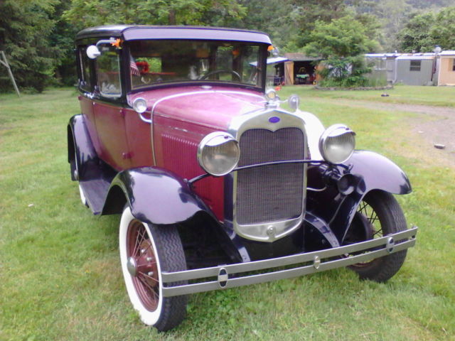 1930 Ford Model A Town Sedan - photo 3