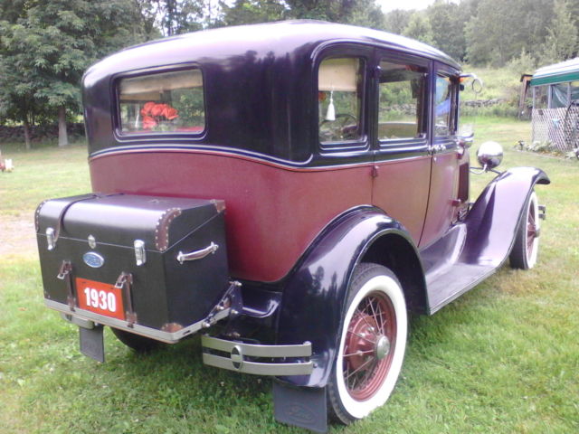 1930 Ford Model A Town Sedan - photo 4