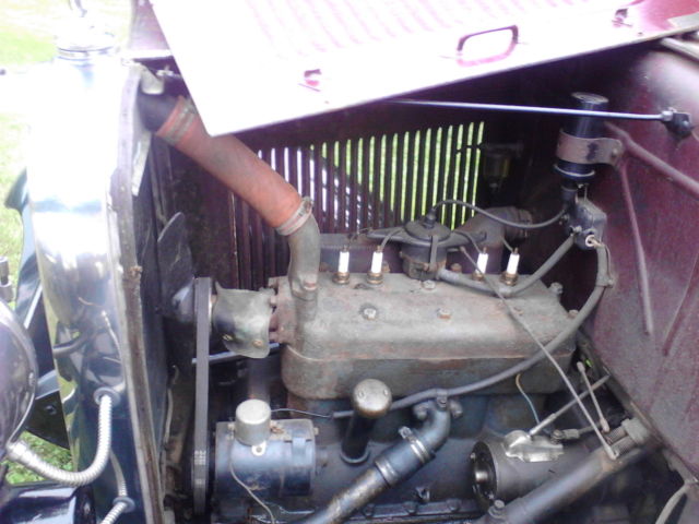 1930 Ford Model A Town Sedan - photo 9