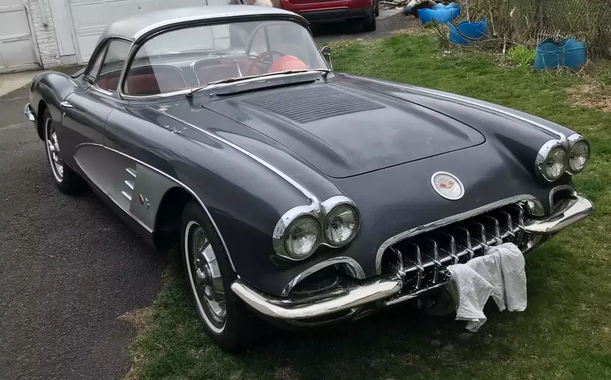 4 speed 327 2-fours, 336 rear end, super T10, rack & pinion install, easy driver 1958 Chevrolet Corvette