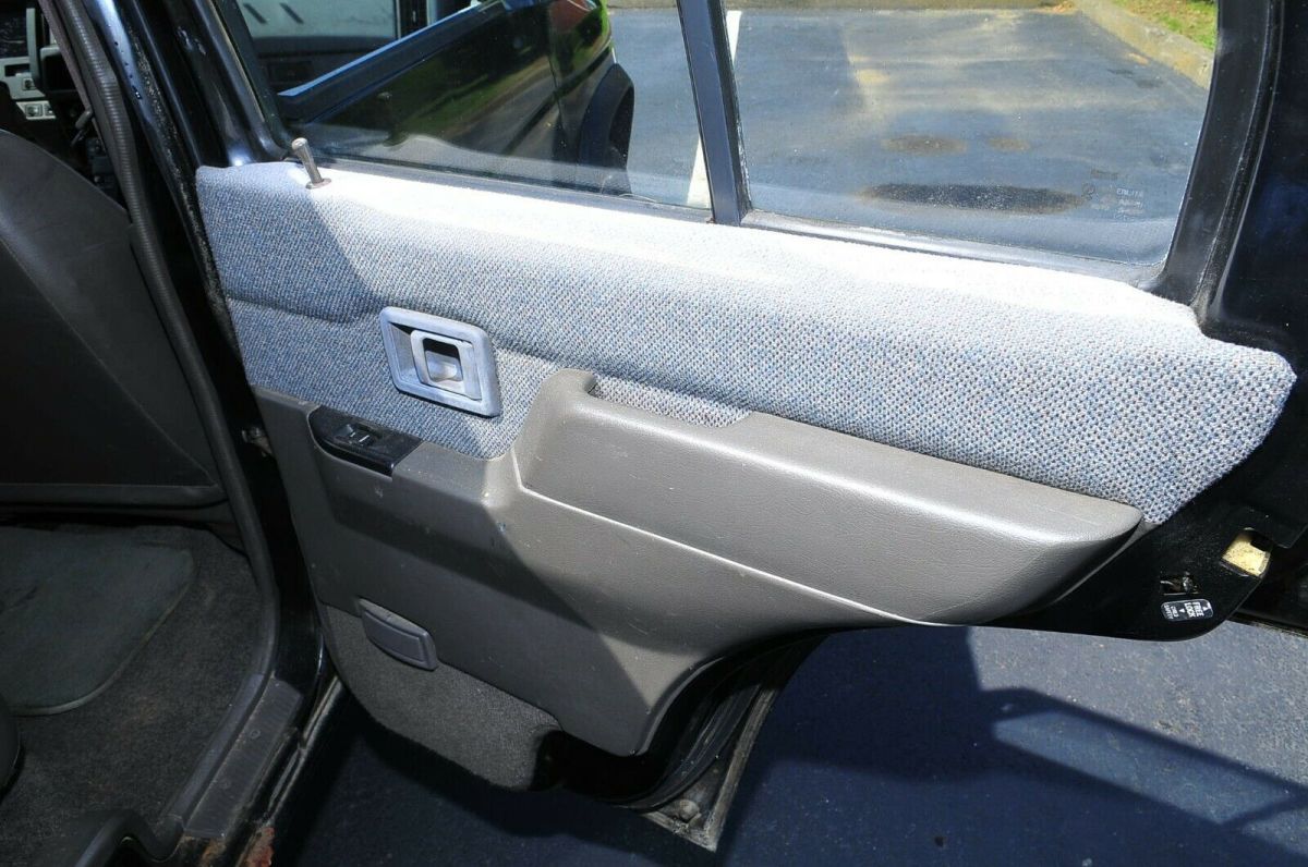 1990 Nissan Pathfinder XE - photo 11