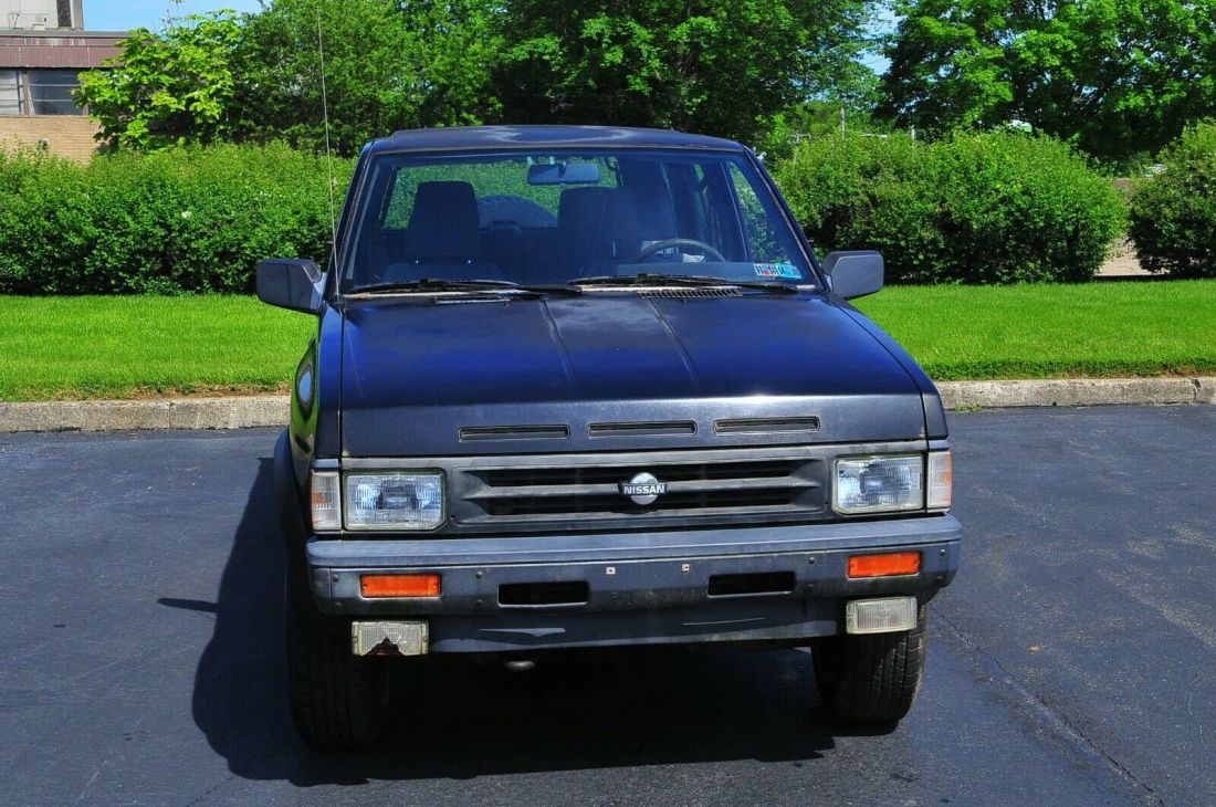 1990 Nissan Pathfinder XE - photo 3